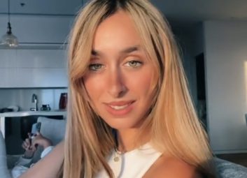 Screenshot_2023-12-17-21-23-54-447_com.miui.videoplayer